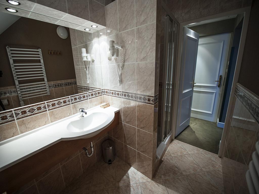 Deluxe Double Room,666488535:JPEG